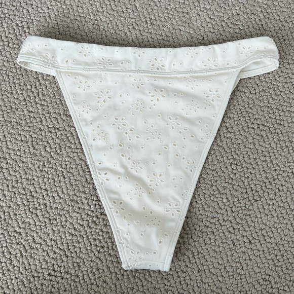 Abercrombie bikini Bottom - Picture 3 of 4